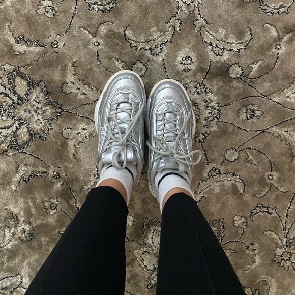 FILA Distributors Silver - Picture 2 of 7